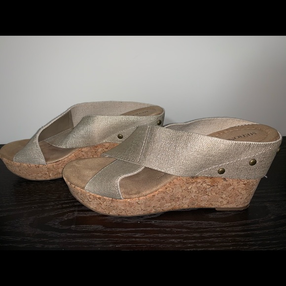 wedges 🌟 - Picture 2 of 4